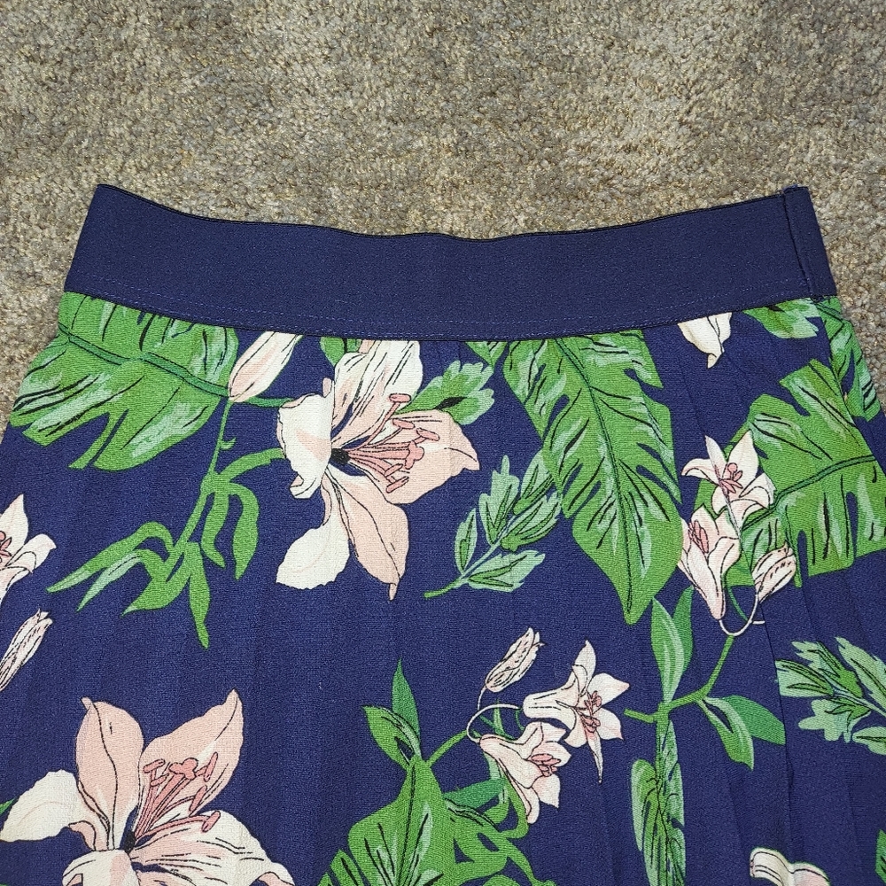 Skirt - Picture 4 of 7